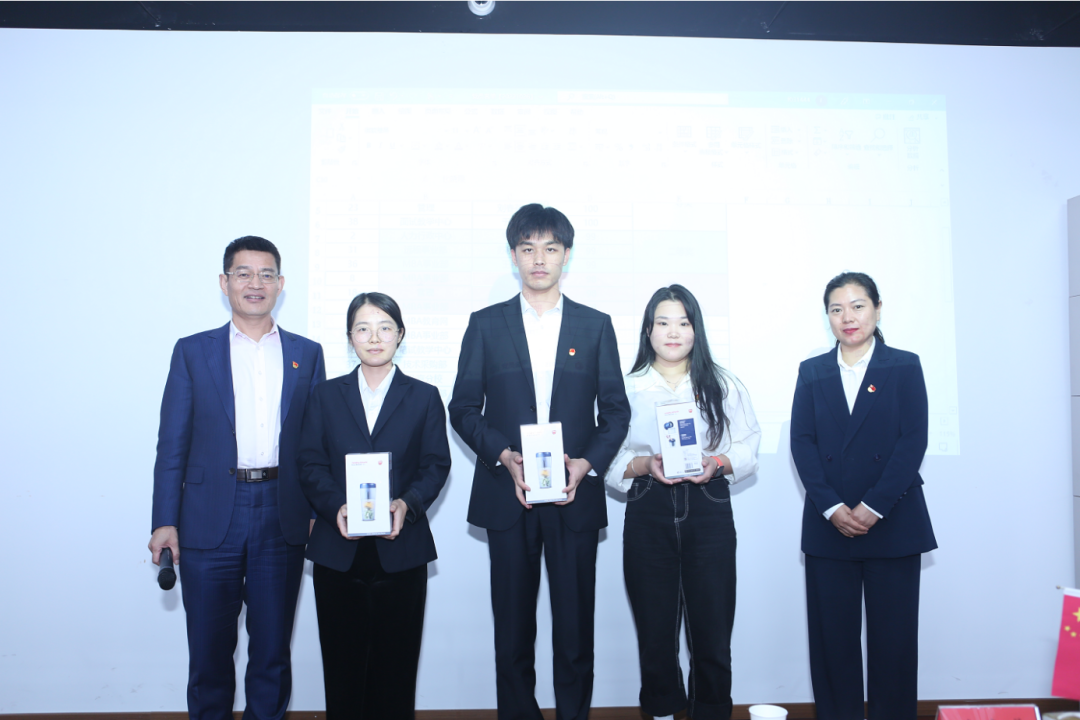 以知識競賽別開生面的形式，社科賽斯黨支部集中學習黨的二十大精神